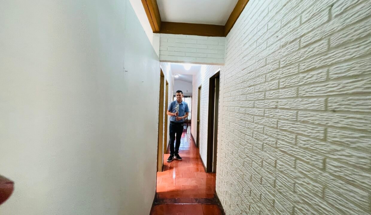 14BA70AF-6B64-4BD2-962D-C0DB3C218211