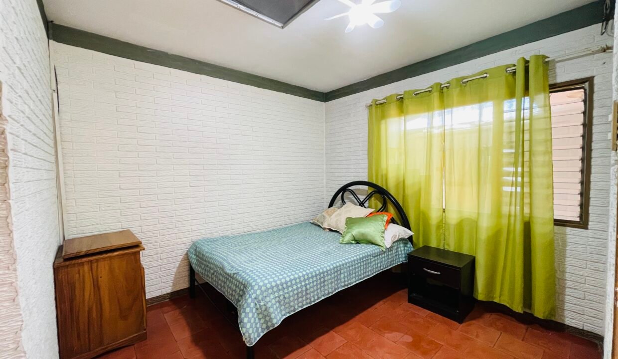 18F557F5-7693-4C93-BB93-C66CB4F378E4