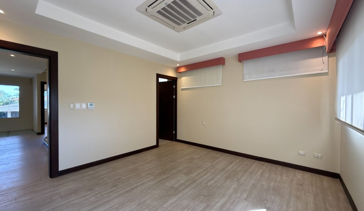 DJI_20250812_081156_097