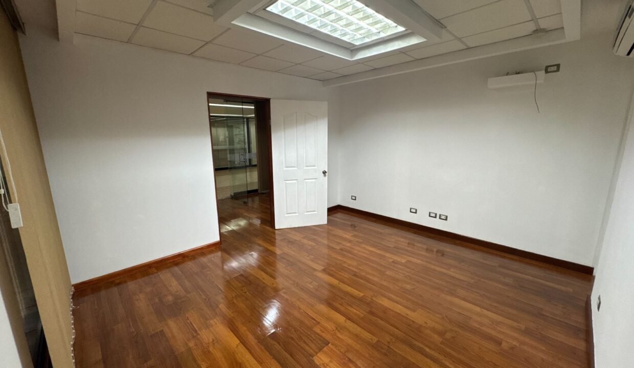 WhatsApp Image 2024-11-21 at 14.32.33