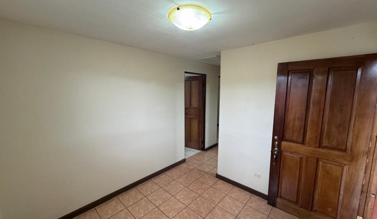 WhatsApp Image 2025-04-23 at 08.29.49 (2)