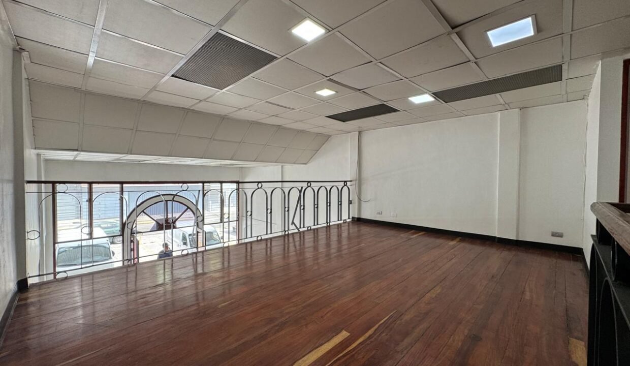 WhatsApp Image 2025-05-01 at 17.09.32