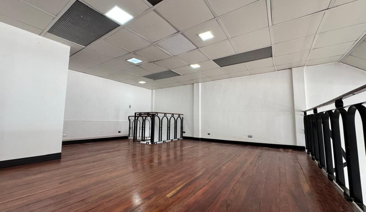 WhatsApp Image 2025-05-01 at 17.09.32 (2)