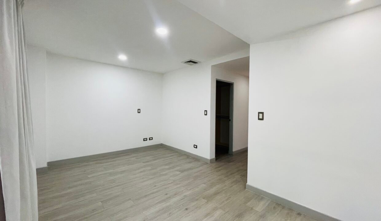 085FF95D-BB14-42C4-94EC-40CB1A96007E