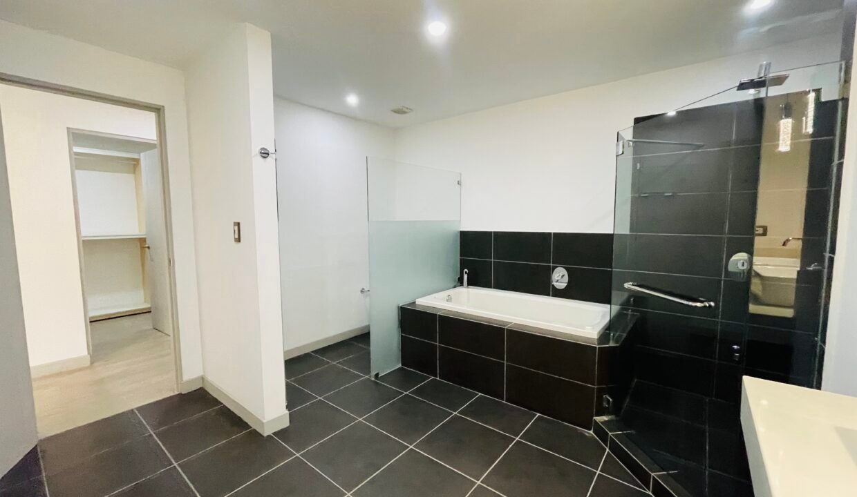 3EAEC0BE-FEED-4564-BF01-FEEC6EA45949