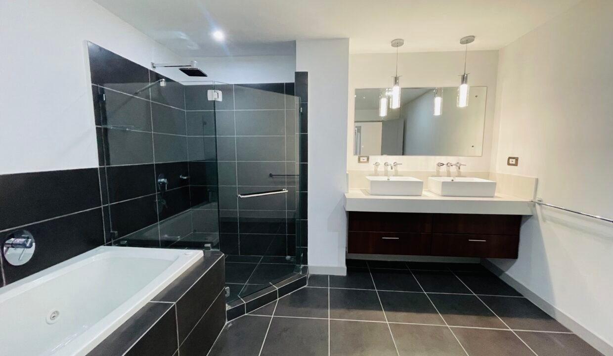 57988F5B-A86B-47D6-82E8-A33A90D08381