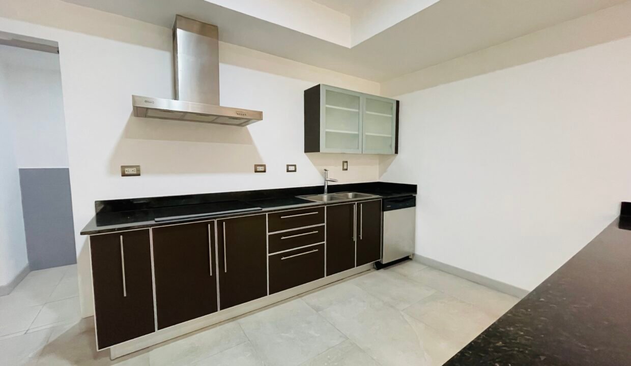 6052CAA6-47B2-4748-BE77-47D6AC517A31