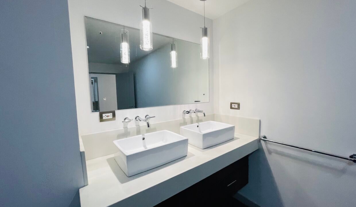 712D9224-19FB-4F3A-8885-A2CEA42B9D27