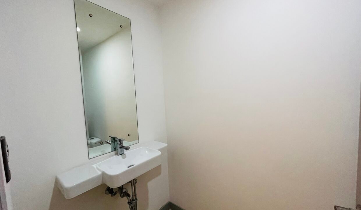 8AF965B9-BF28-47CD-91B3-487224831A52