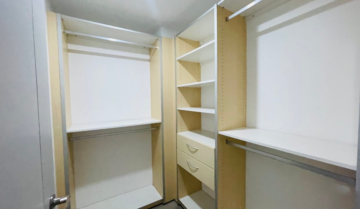 927A44A7-480E-486D-961E-5DADEF9233FD