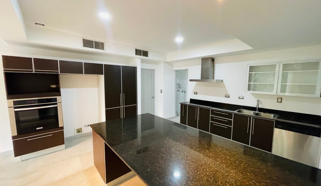 C1B387AE-9344-4C92-9F13-907678A0644C