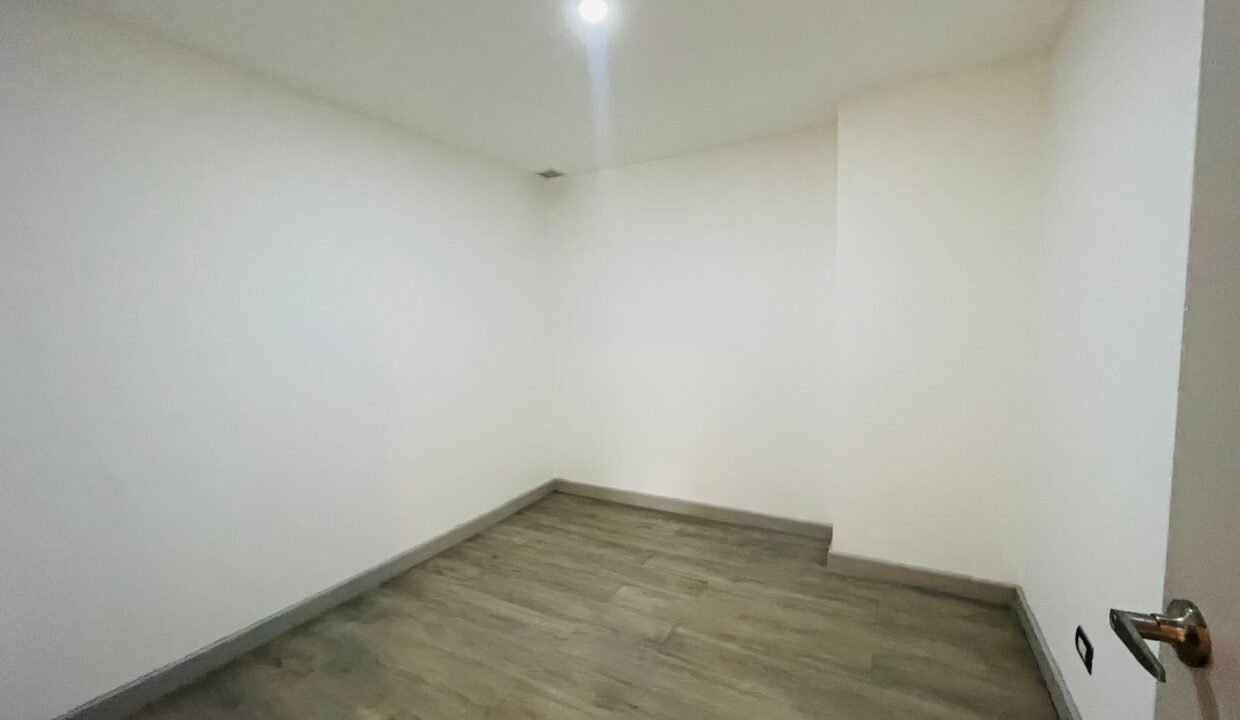 E1BD3870-8AA7-4703-8521-76D4693D0F47