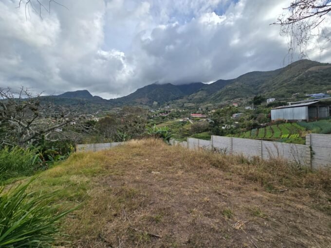 Lote en venta en San Antonio de Escazú con vista panorámica – 376 m²