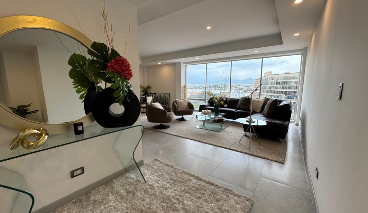 WhatsApp Image 2025-04-29 at 17.33.39