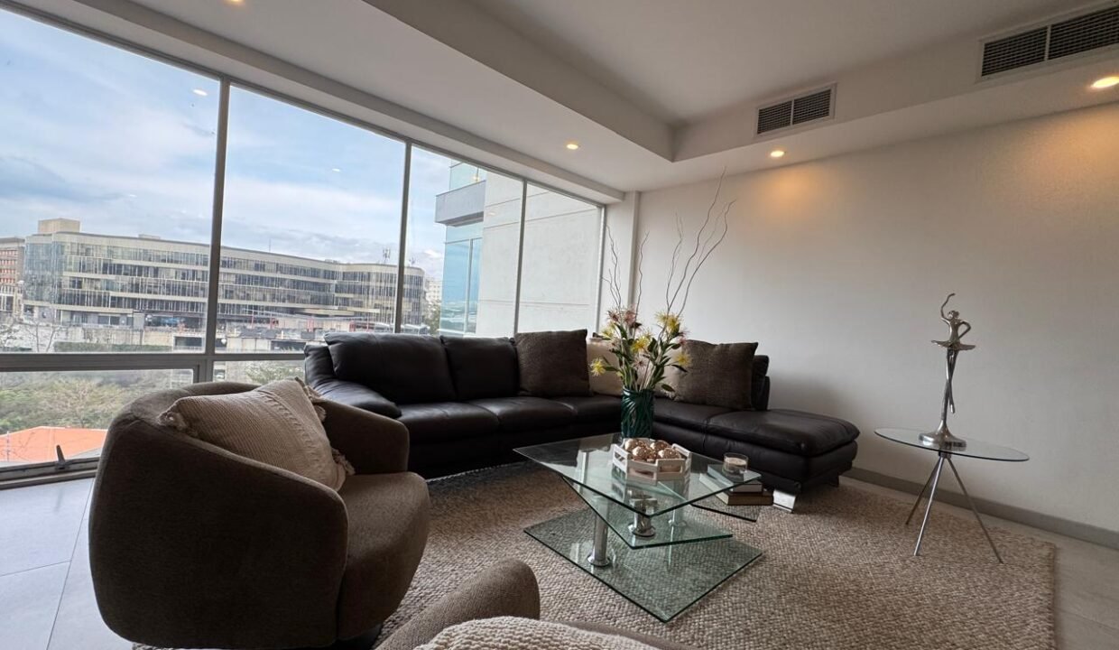 WhatsApp Image 2025-04-29 at 17.33.39 (2)