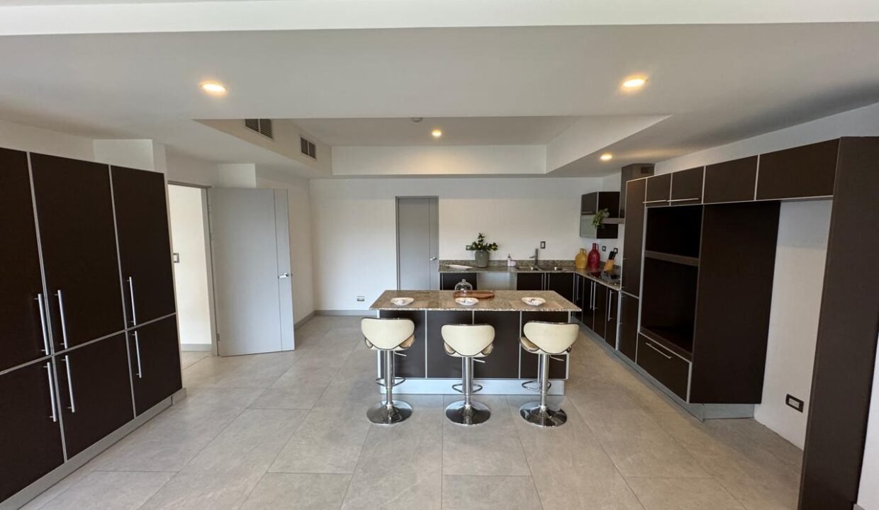 WhatsApp Image 2025-04-29 at 17.33.39 (4)