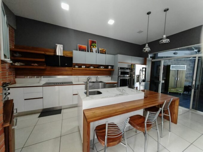 Casa en venta en Hacienda Mirasol, Piedades de Santa Ana – Residencial privado