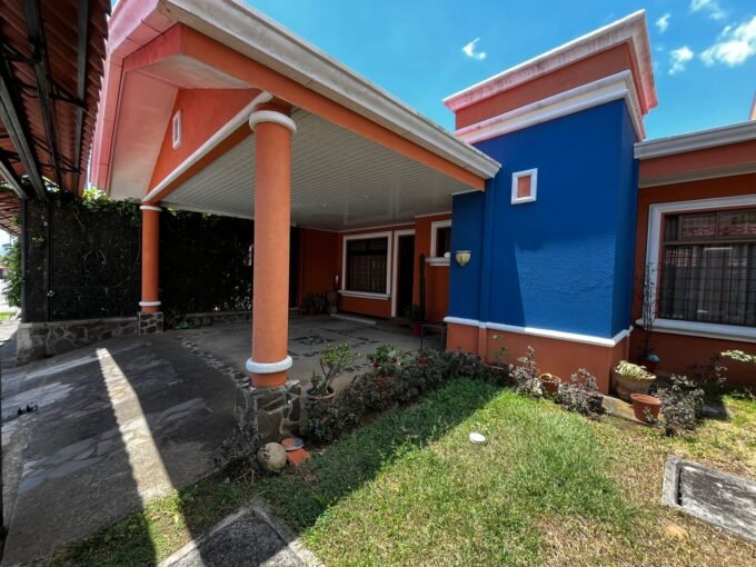 Casa de una planta en venta en San Pablo de Heredia – 3 habitaciones