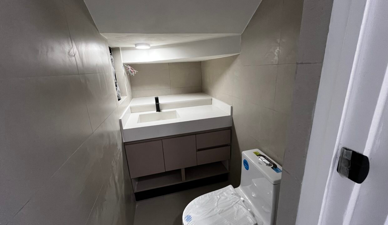 14656459-72F7-4216-A061-181365E700CB