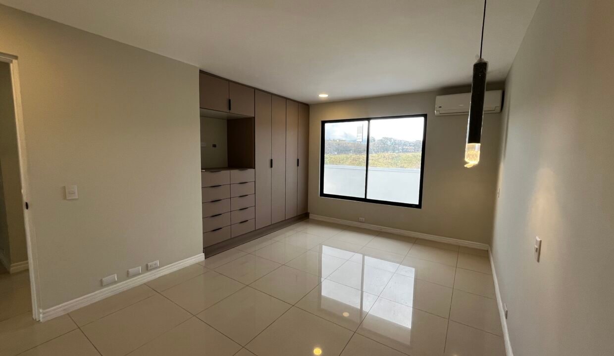 2C0DD440-BAE7-458E-8EAD-EA7257433BB2