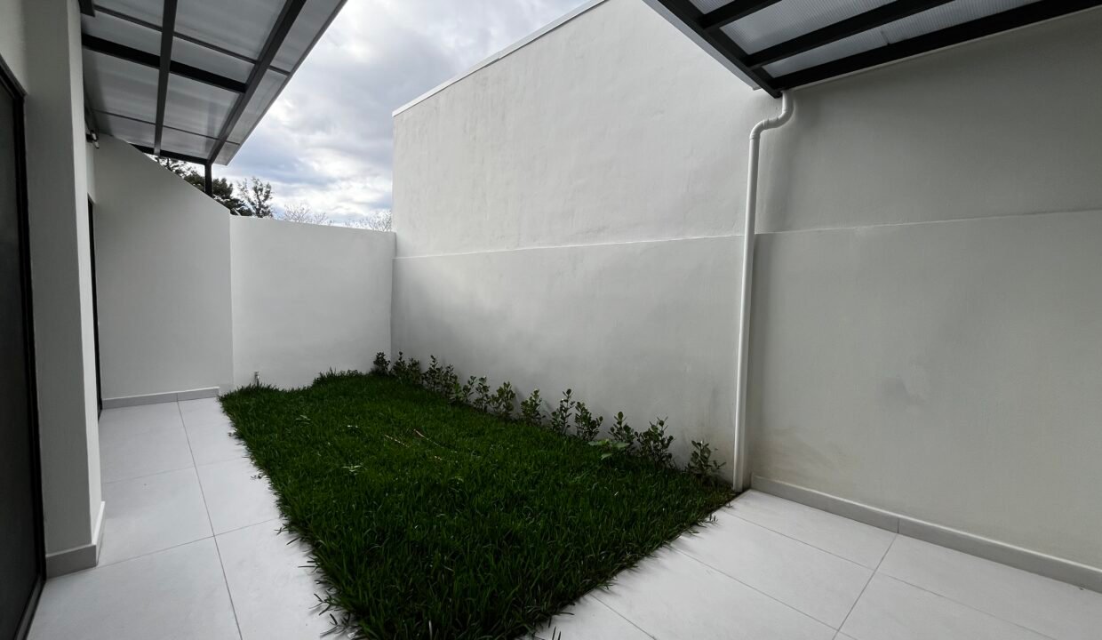 5C529EE4-602C-4578-B058-FD97E0E0DFA2