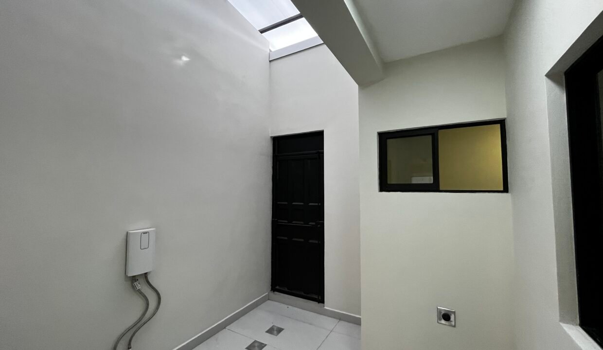 6853A0DB-7D8B-4F26-9FB0-BEB46DDF38A7