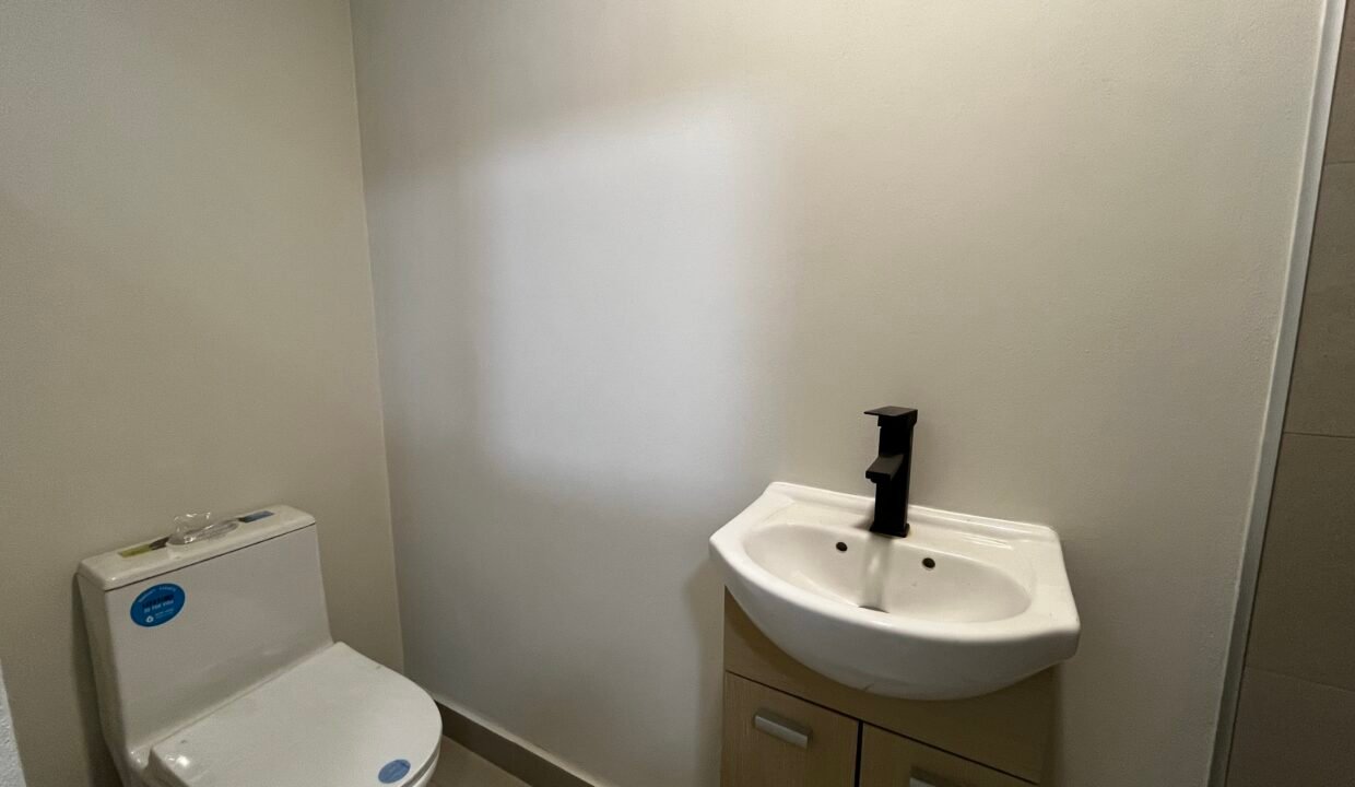 8DE259A0-EF43-4113-85E3-3E4CADB0C496