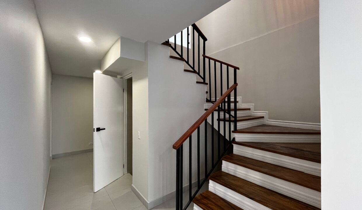 97D83E07-4A8F-4BF9-B9DB-5F1700BB2FBA