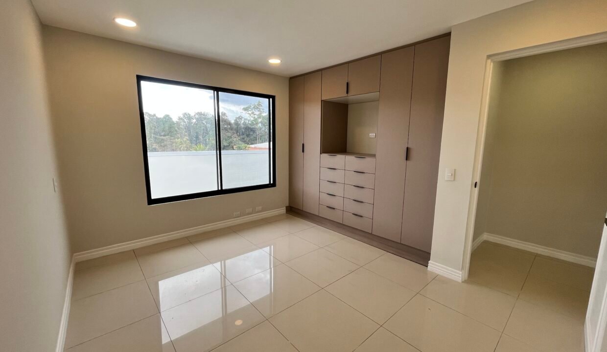 A4F90873-A392-4467-A324-DC94F3A7711F