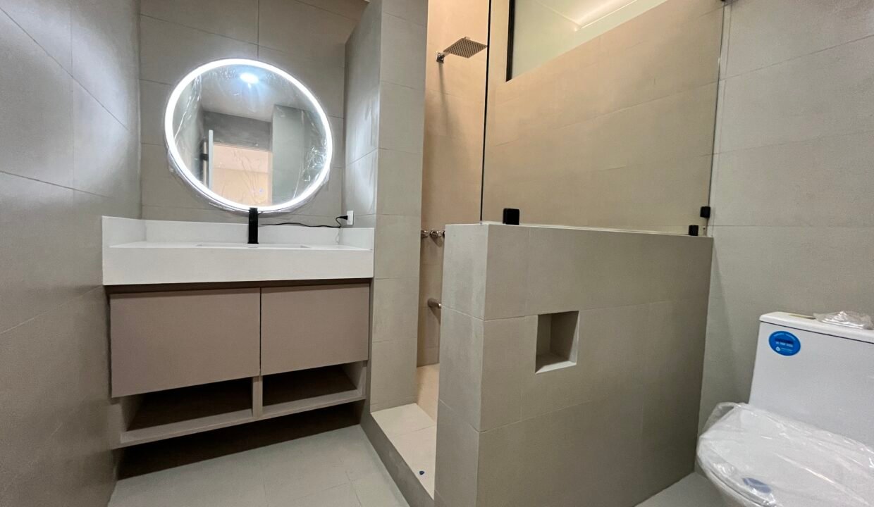 D2706709-57DF-40C1-B609-775937DA4A50