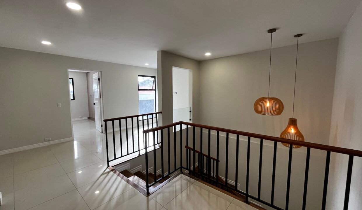 D9BADE73-DB4A-4174-BE98-B685EACCB957