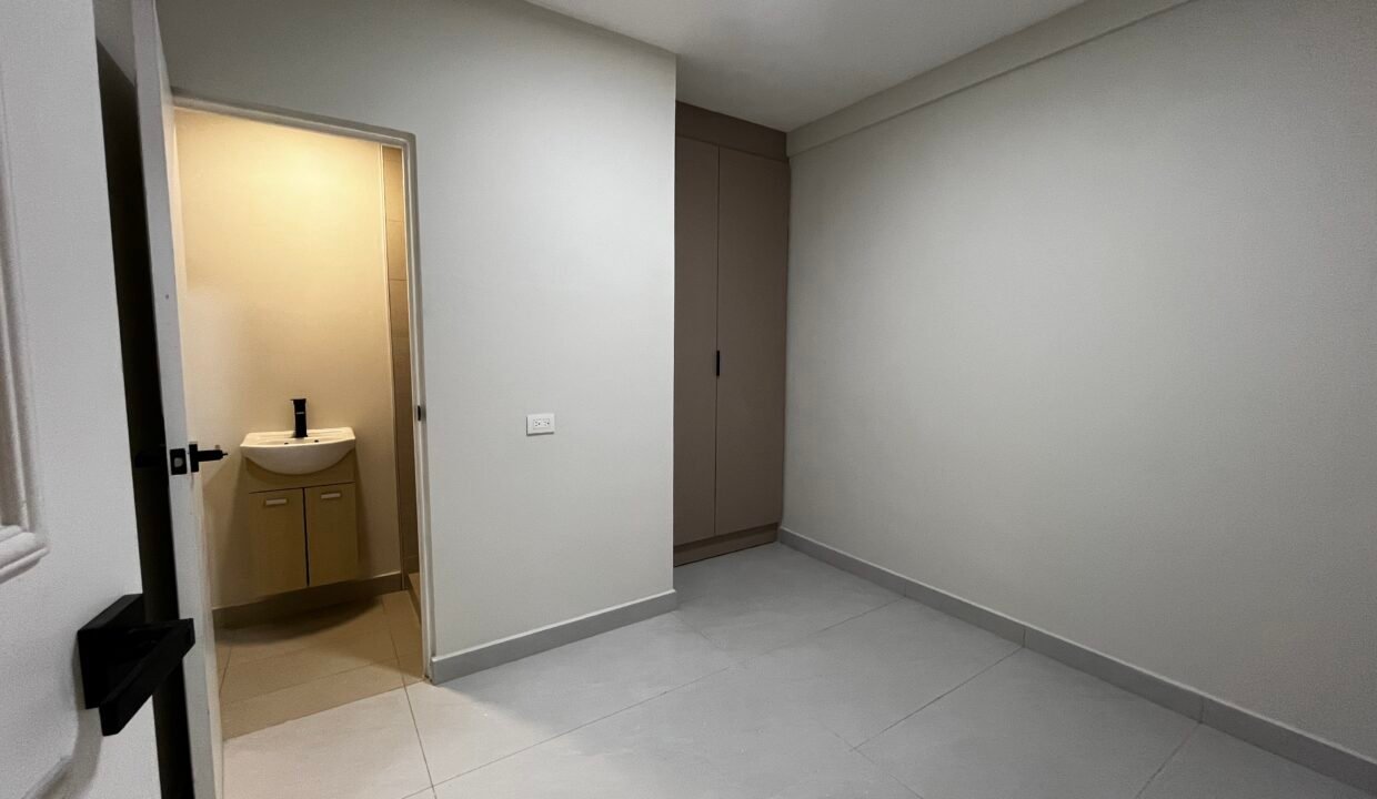 FE4F3C3C-47AD-464C-AE91-A54A218E25E4