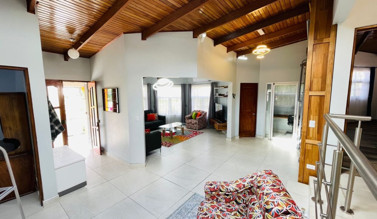 WhatsApp Image 2025-05-05 at 15.54.44