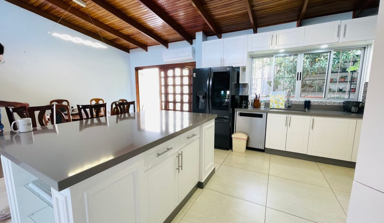 WhatsApp Image 2025-05-05 at 16.01.46 (1)