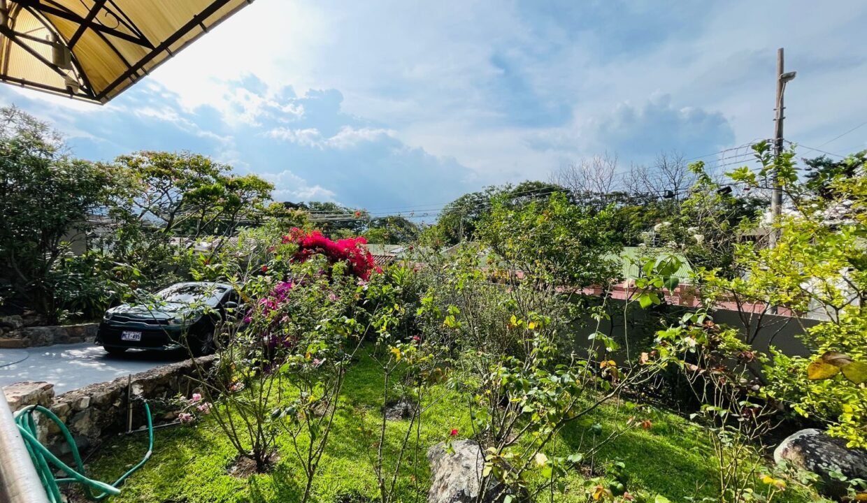 WhatsApp Image 2025-05-05 at 16.01.47 (1)