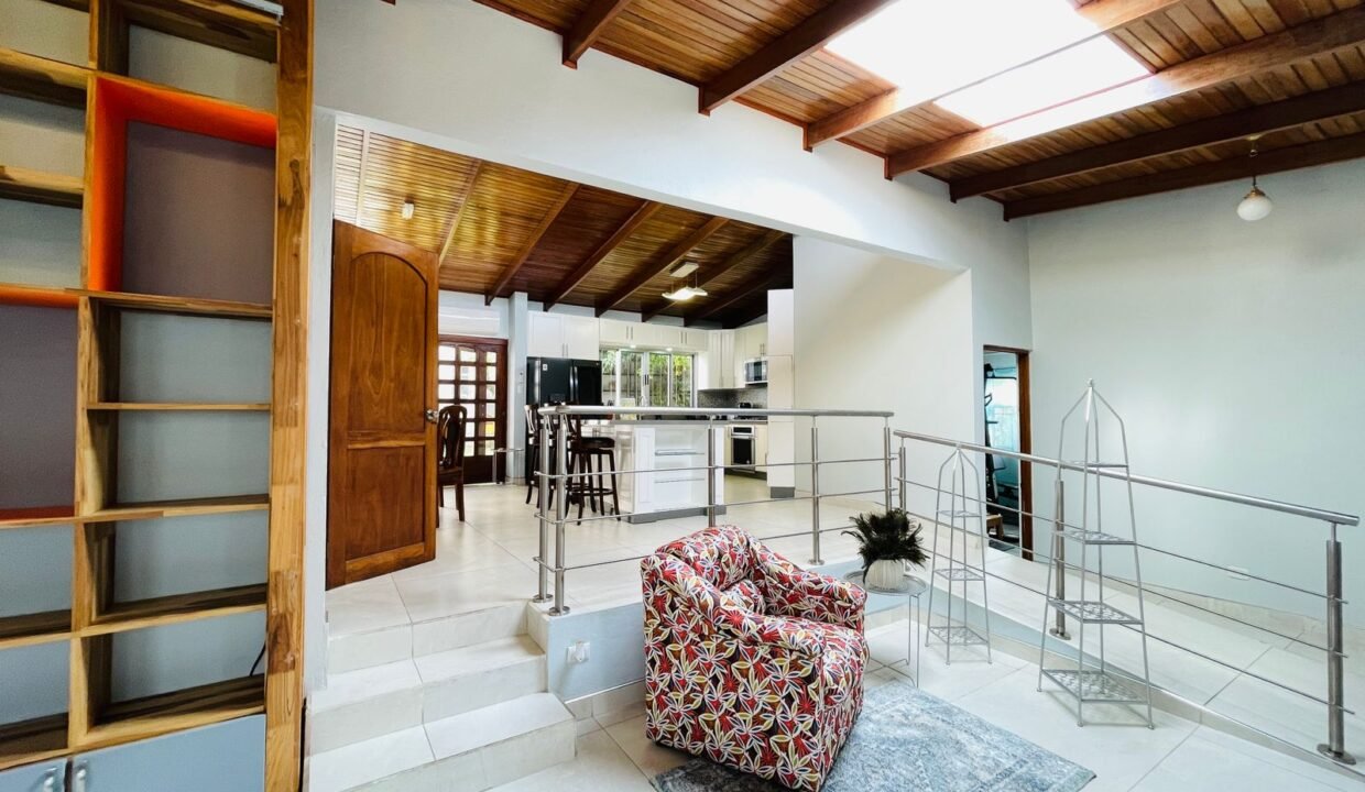 WhatsApp Image 2025-05-05 at 16.01.51