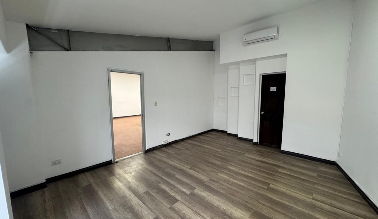 WhatsApp Image 2026-04-06 at 16.44.06 (14)