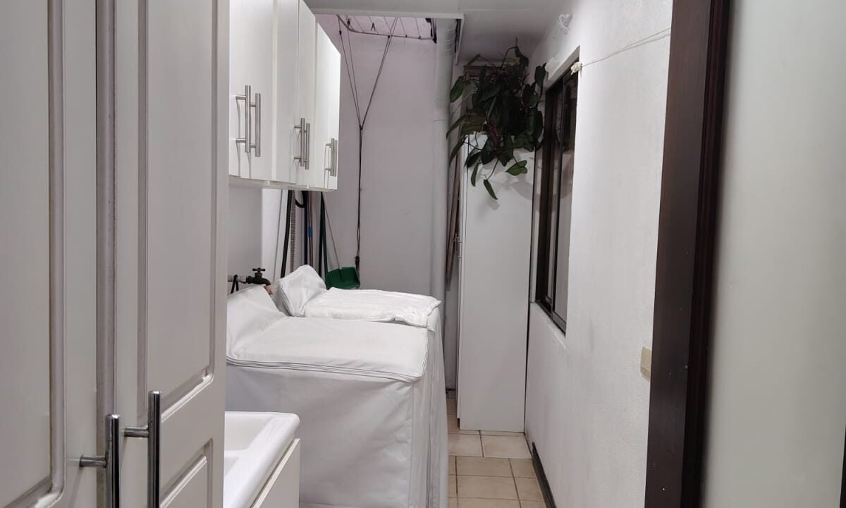 WhatsApp Image 2026-04-08 at 19.04.00 (1)