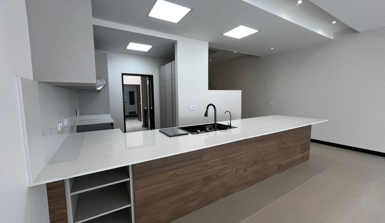 WhatsApp Image 2026-04-08 at 21.18.32