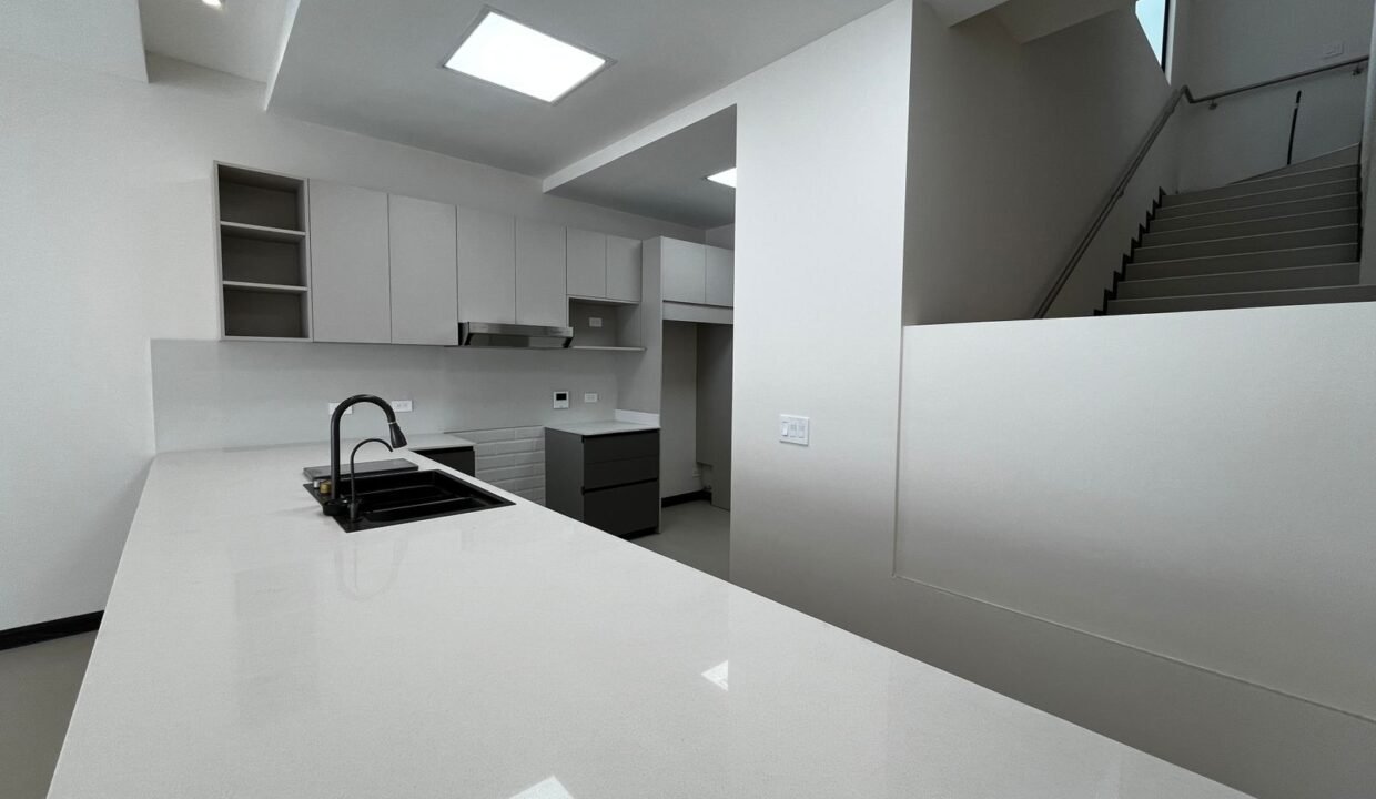 WhatsApp Image 2026-04-08 at 21.18.33