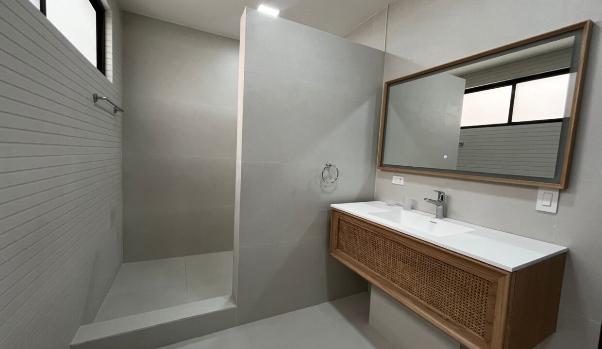 WhatsApp Image 2026-04-08 at 21.18.34 (1)