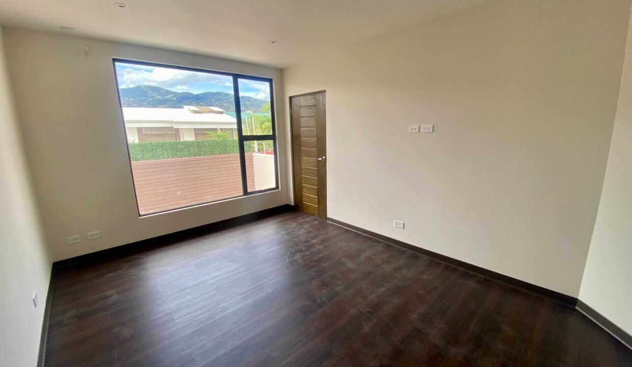 WhatsApp Image 2026-04-08 at 21.18.36 (2)