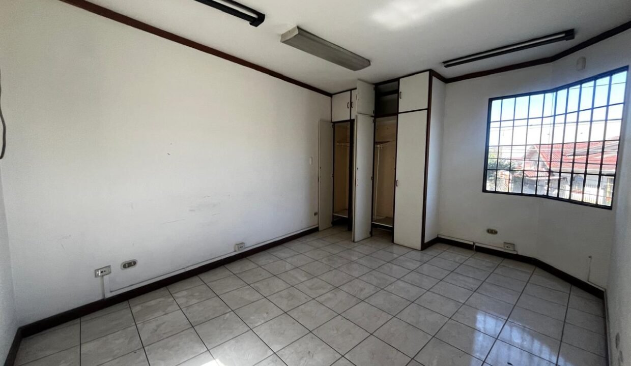 WhatsApp Image 2026-04-17 at 18.28.15 (12)