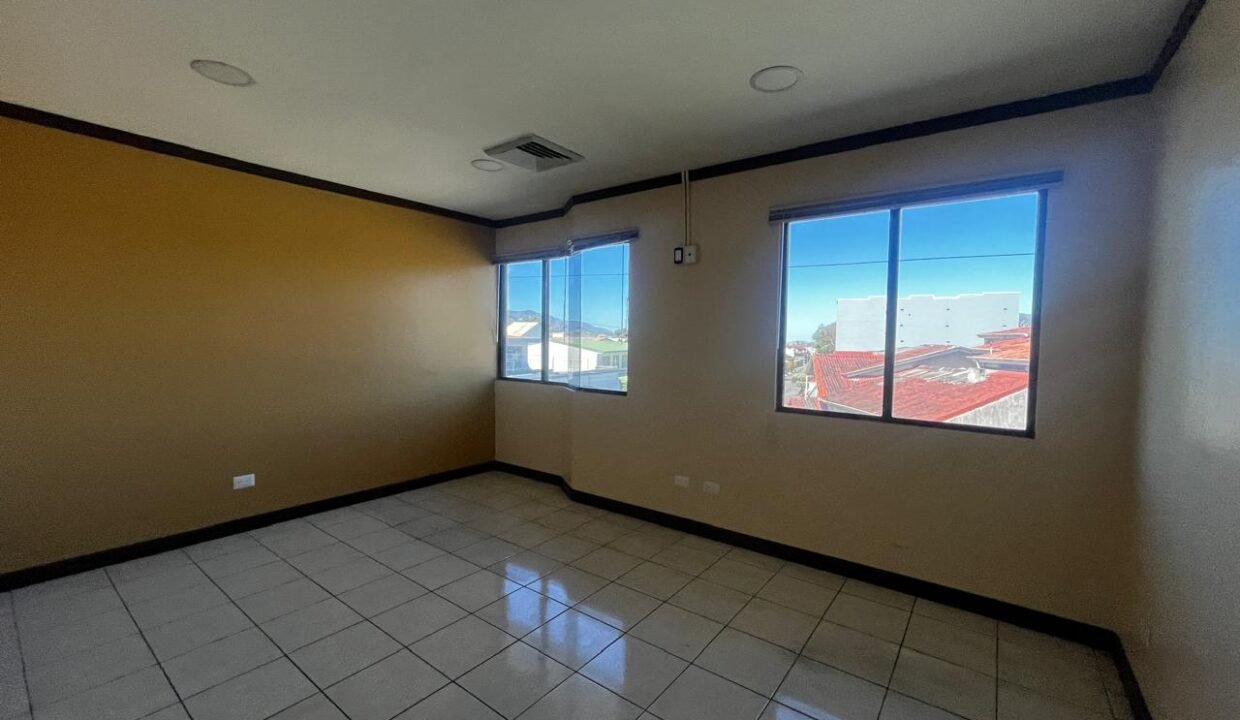 WhatsApp Image 2026-04-17 at 18.28.15 (3)