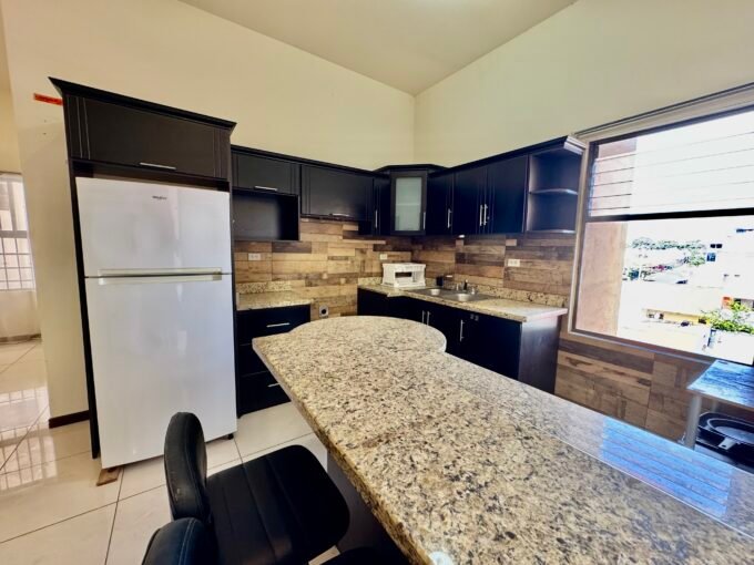 Apartamento en venta en Rohrmoser | 86 m² | 2 habitaciones y 2 parqueos