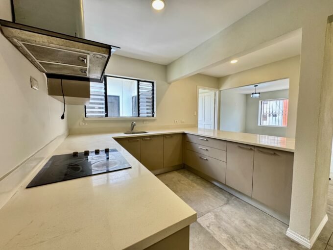 Apartamento en alquiler en Trejos Montealegre | 225 m² | Frente al Parque Iskatzu
